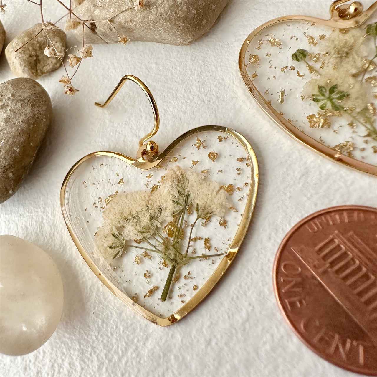 Bronte Resin Heart Earrings with Natural Dried Flowers