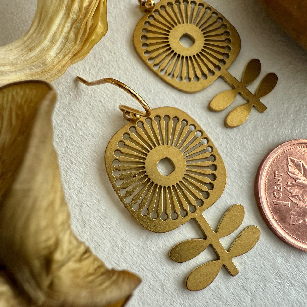 Blómi Floral Design Drop Earrings