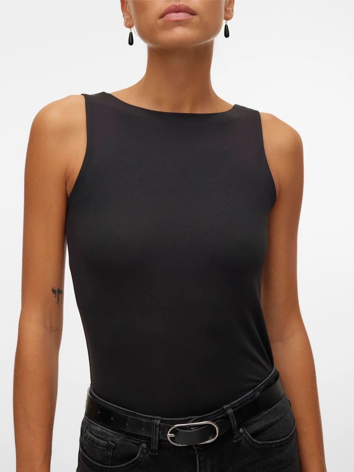VMMILLION Top - Straight & Arrow Boutique