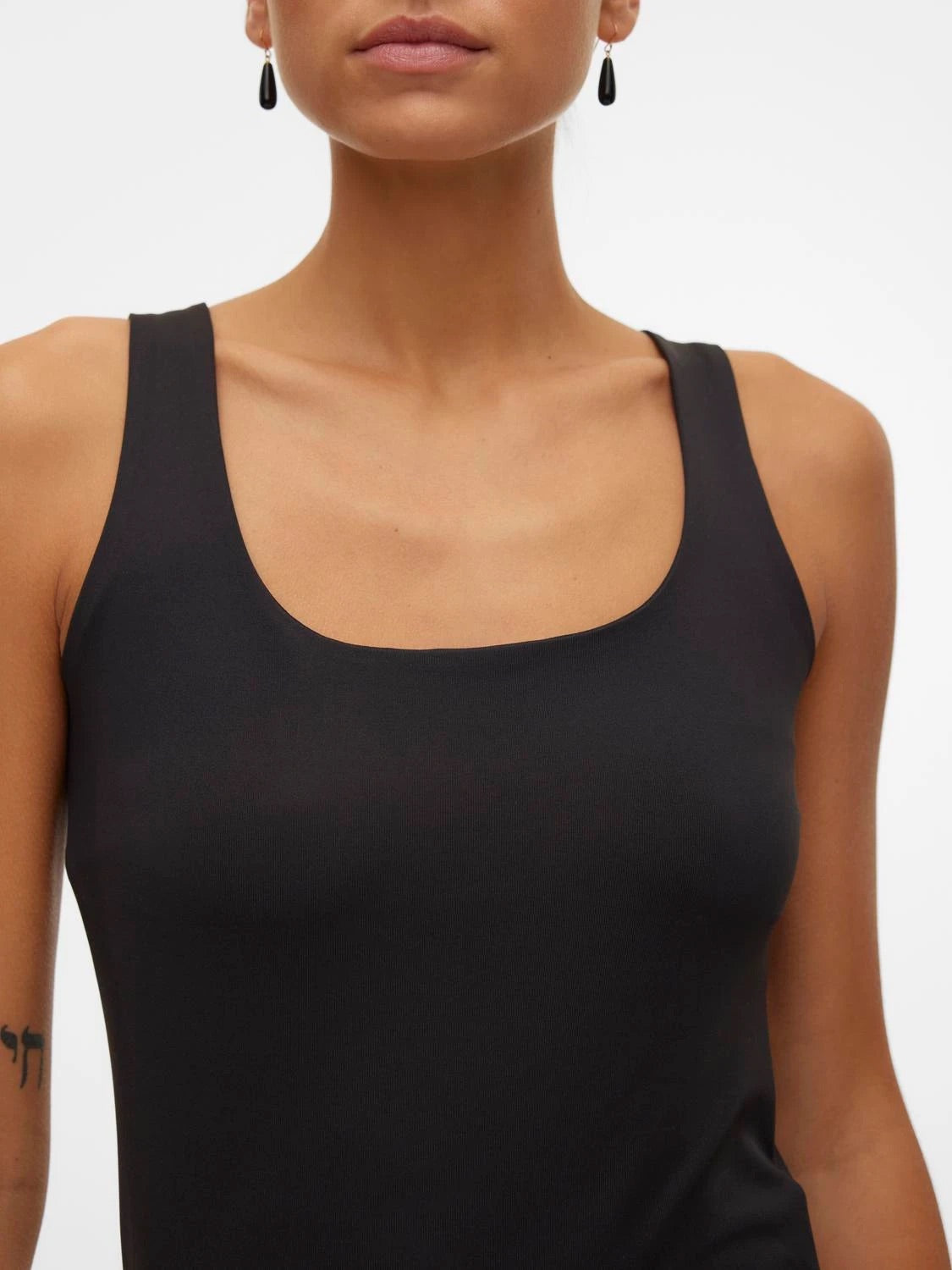 VMMILLION Top - Straight & Arrow Boutique