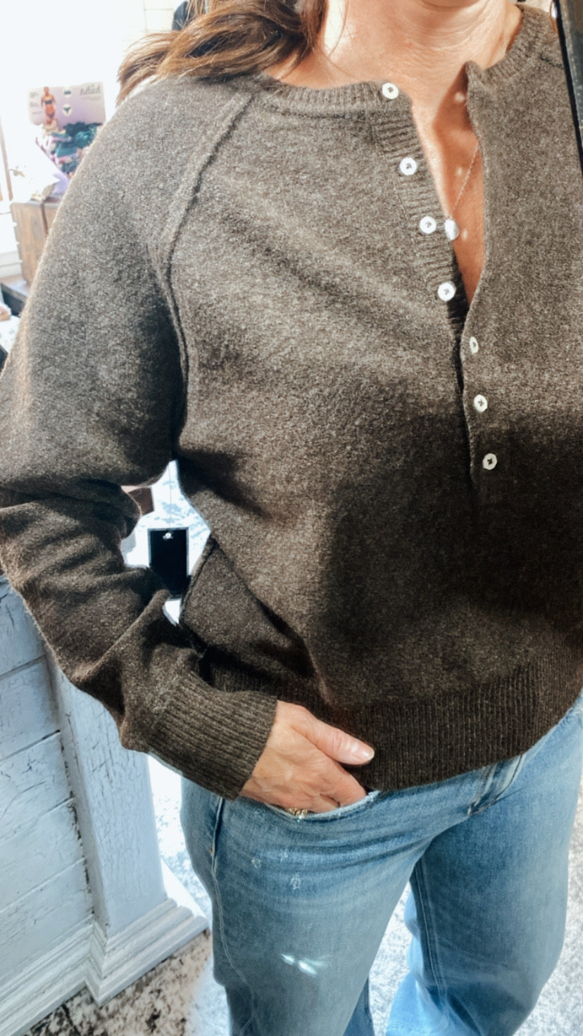 Akleja Raglan Henley
