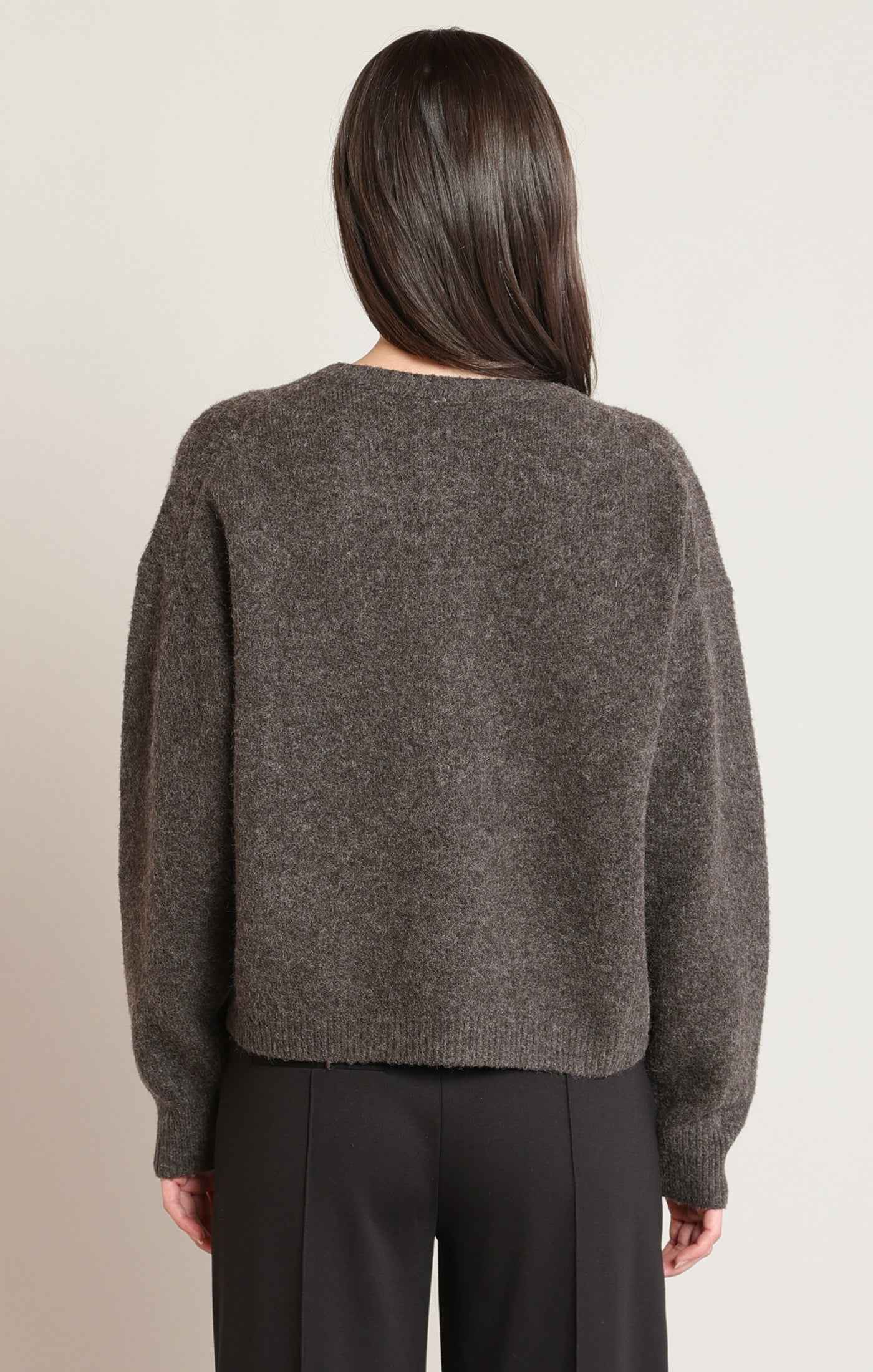 EMBROIDERED FLOWER SWEATER