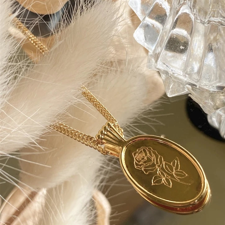 Le Clos Normand Wildflower Pendant Necklace Collection