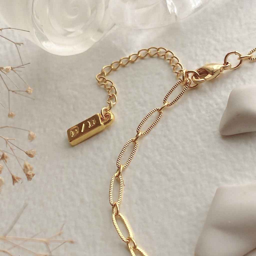 Donostia Textured Paperclip Chain Necklace